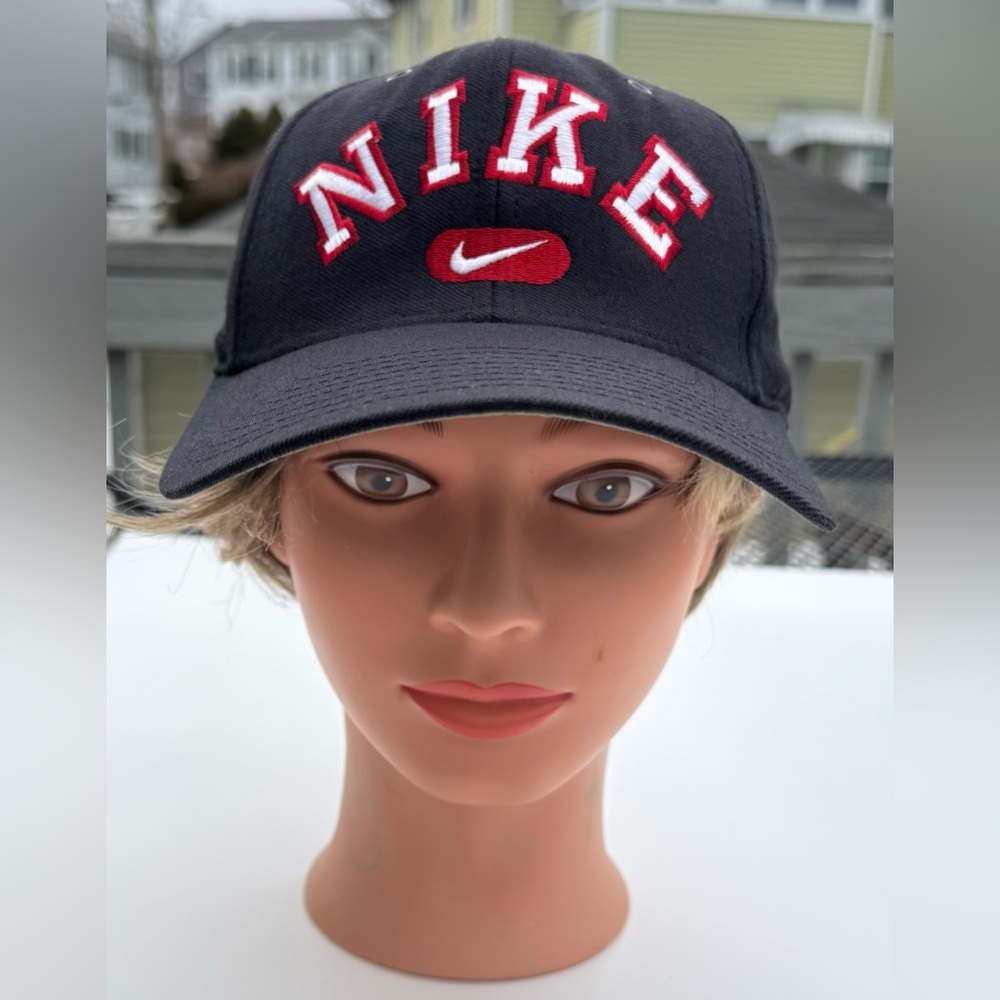 Vintage Nike Spell Out Black / Red  Fitted  Hat. S/M